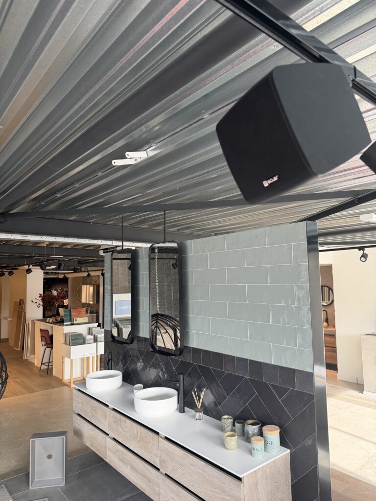 Ecler Opbouw speaker showroom
